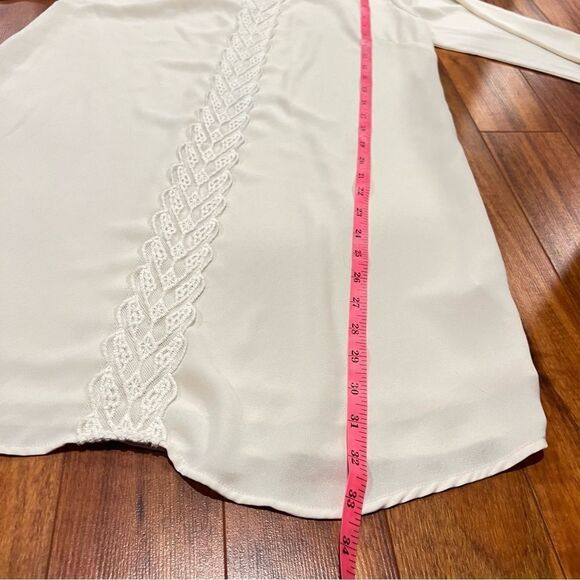 ASTR Cream and Lace Dress - Picture 4 of 8